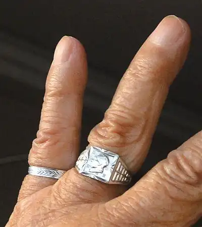 珍藏"毛泽东"——耄耋老人高希彦和他收藏的毛泽东"剪报书"