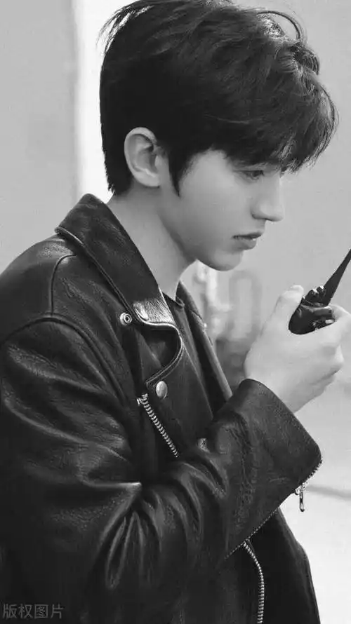 蔡徐坤与范思哲的时尚共鸣:引领全球潮流的新篇章