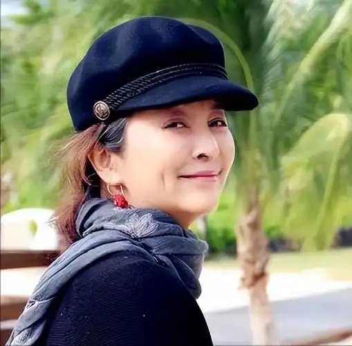 一嫁日本,二嫁美国,三嫁法国,就不嫁中国人的李勤勤,如今怎样