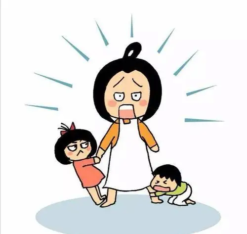 两娃抢妈妈