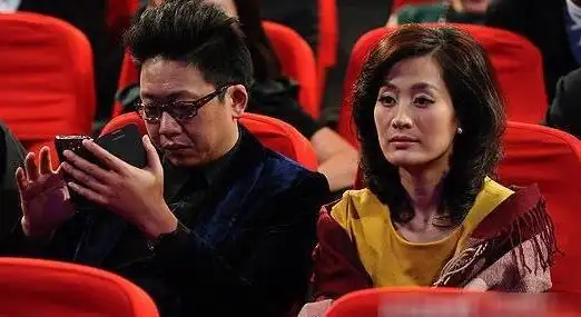 主持人林海,两任妻子都是同行,如今49岁生活十分幸福|金玲|韩红|东方