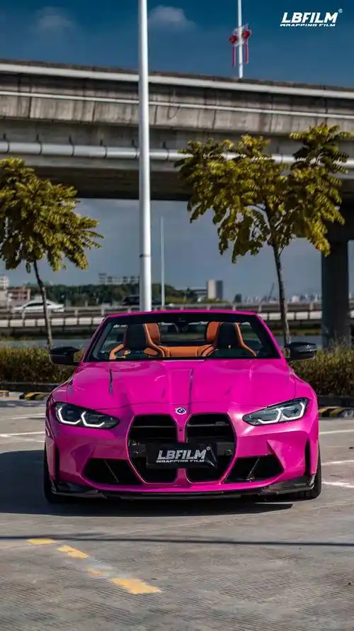 宝马m4-lb改色膜液态金属芭比粉,今年超火的颜色_搜狐汽车_搜狐网