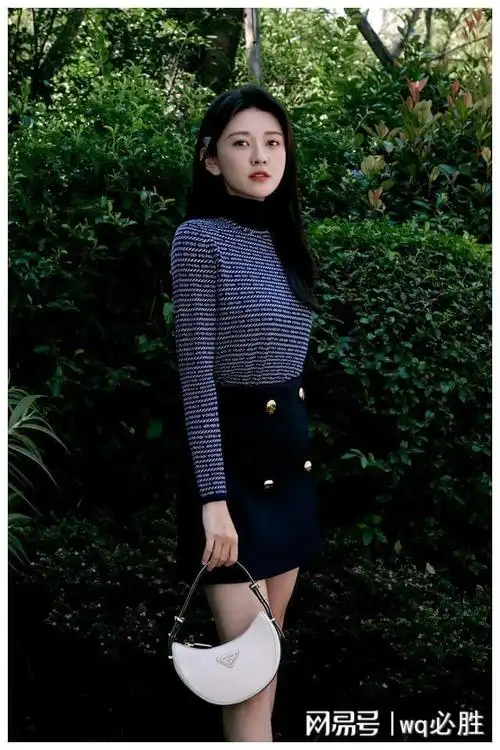 梁洁:璀璨星辰,演绎人生百态我们大家喜欢吗