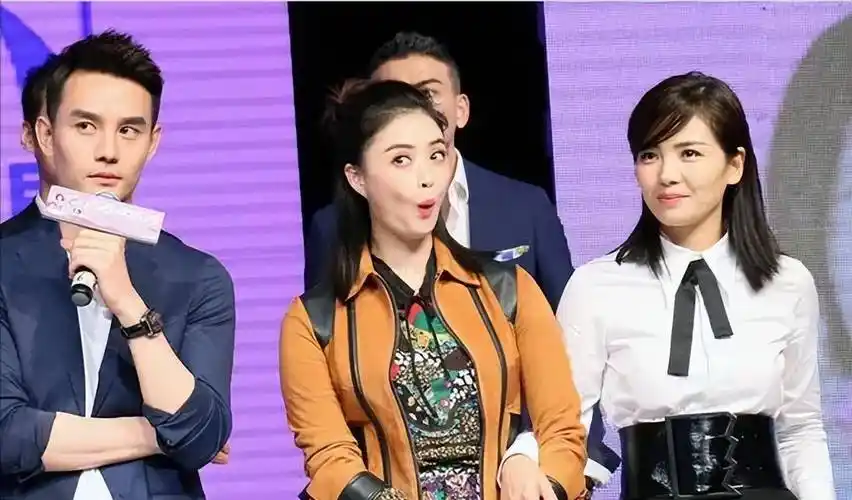 蒋欣眼窝凹陷显憔悴,病态审美要卷土重来?_网友_女明星_身材