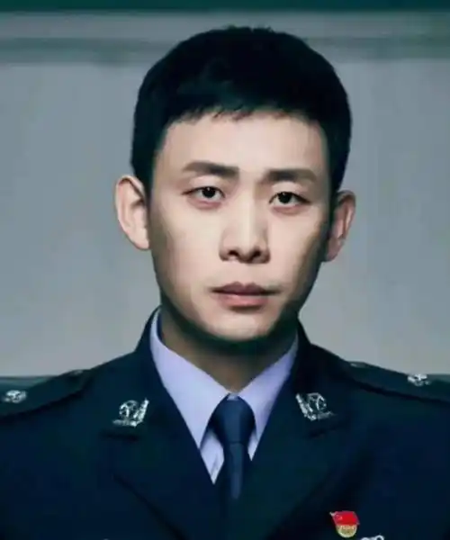 张译海报名字被删除,他是主角却站在配角的位置,这是什么情况?