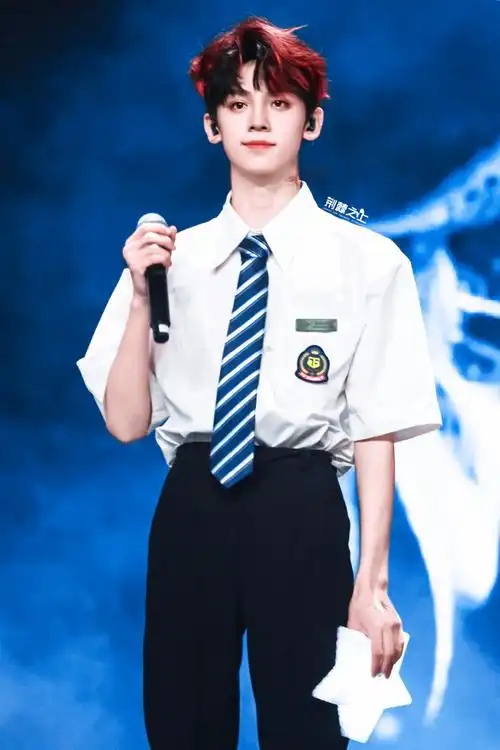 tf家族-左航#加点zuo料##tf三代少年生命力写真##今日星拍放送