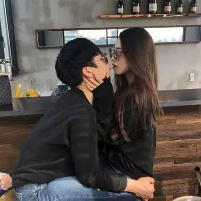 情侣头像骚气污一人一半情头骚气和污一点的真人头像