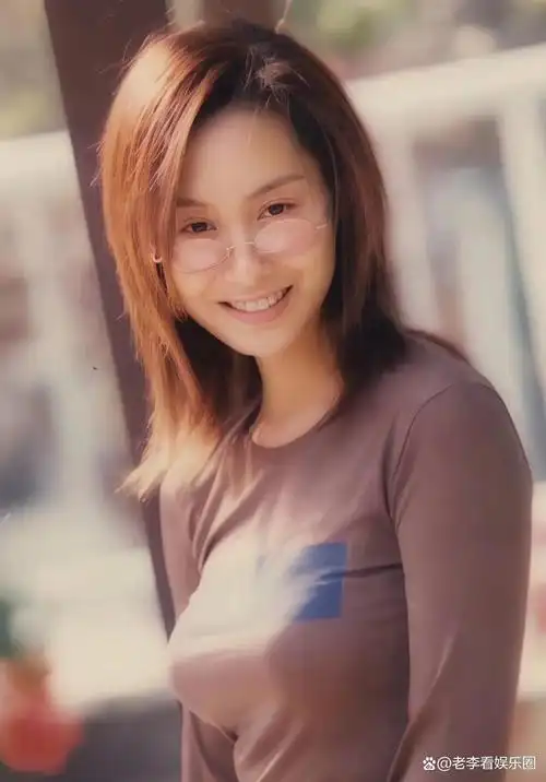 朱茵的梦露造型,既性感又可爱,完全值得打满分