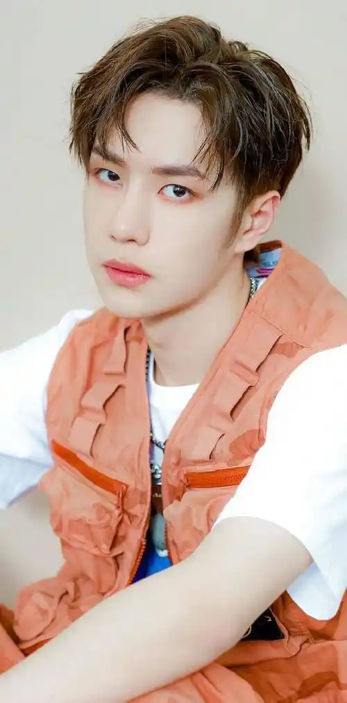 王一博肖战的分头发型有多帅?