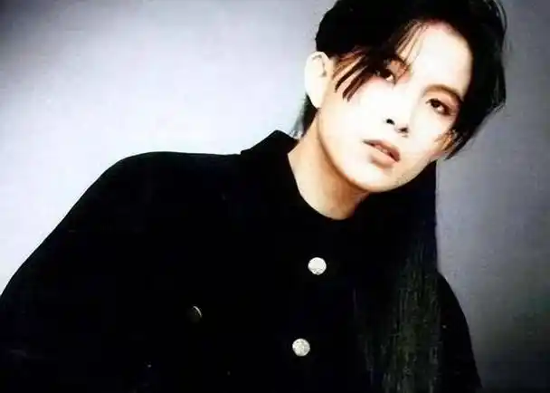 歌坛女帝潘美辰至今依然单身扬言为音乐放弃结婚生子