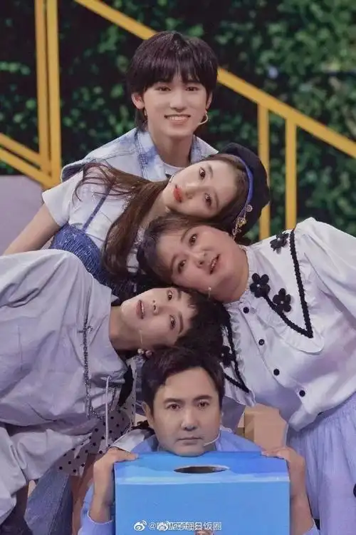 吴彤晒王牌对王牌第七季杀青照