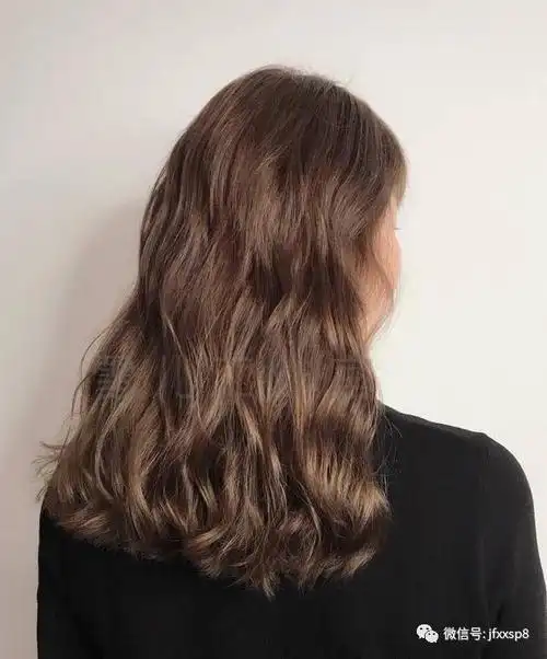 冬季流行空气感烫发