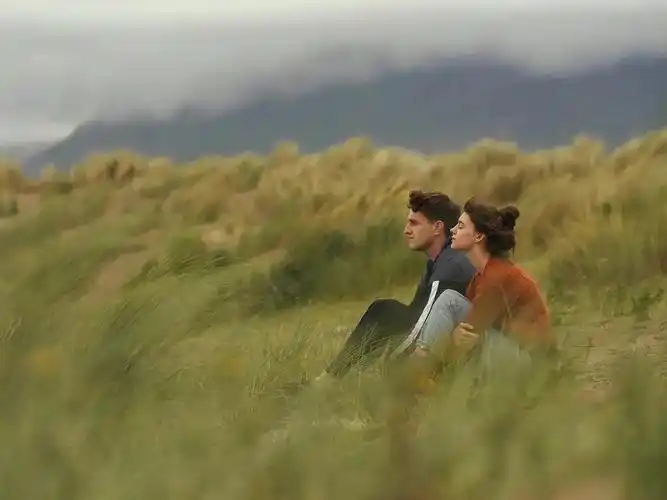 normalpeople学会拥有接受自己的能力