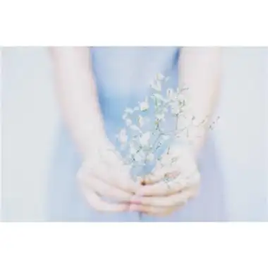 白底头像简单唯美好看图片