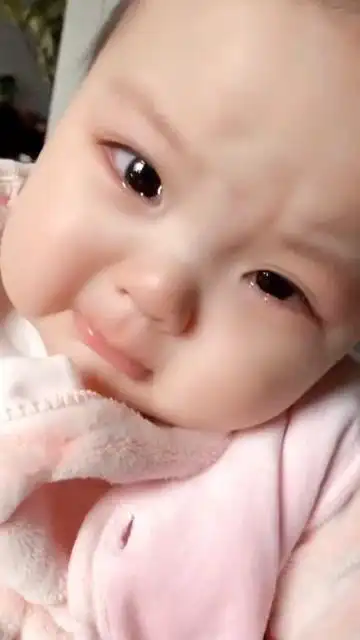 家有萌娃,受委屈了,哭的眼泪汪汪的,让人好心疼!
