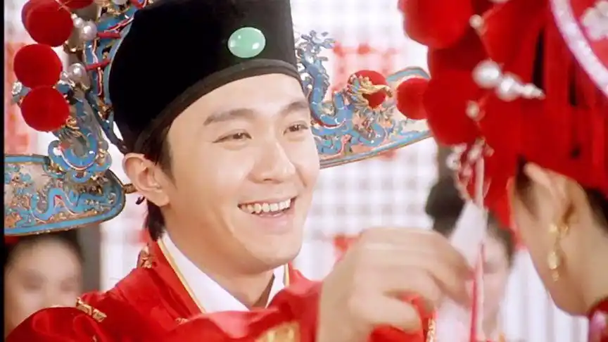 郎才女貌,周星驰古装新郎很是英俊,真希望这就是真的结婚现场啊