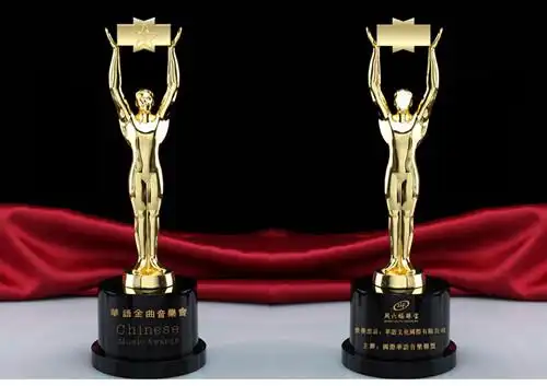 周六福珠宝独家打造2016华语金曲奖奖杯