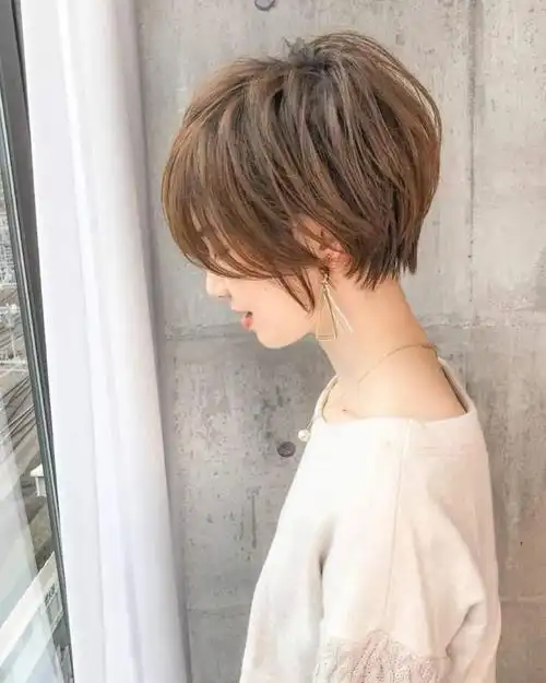 又酷又飒的日系潮短发,时尚灵动又瘦脸_腾讯新闻