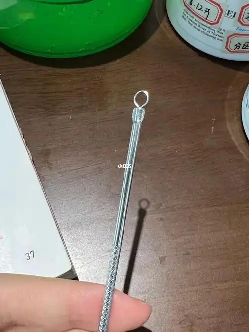 用粉刺针刮黑头真的巨巨巨好用