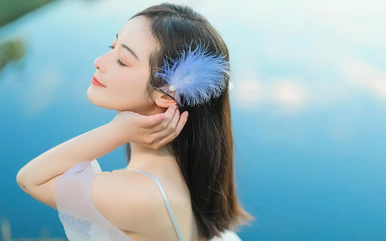 性感纱裙美女唯美高清桌面壁纸