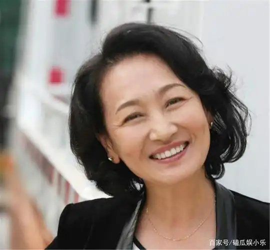 妻子与他离婚,女儿因病去世,面对争议,腾格尔:一切都无所谓了