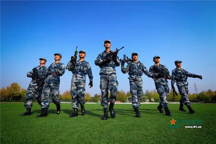 如果您也有军旅剪影照,请发来一起向军营生活致敬!转载请注明来源