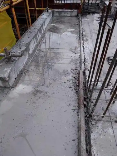 现浇混凝土阳台的成型质量如何控制?