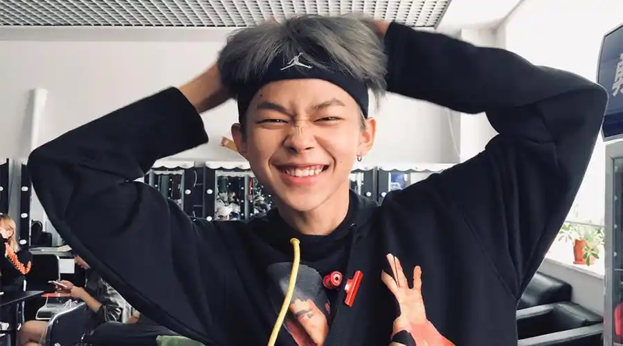 斯外戈的人设漂浮不定,时帅时撩时丑