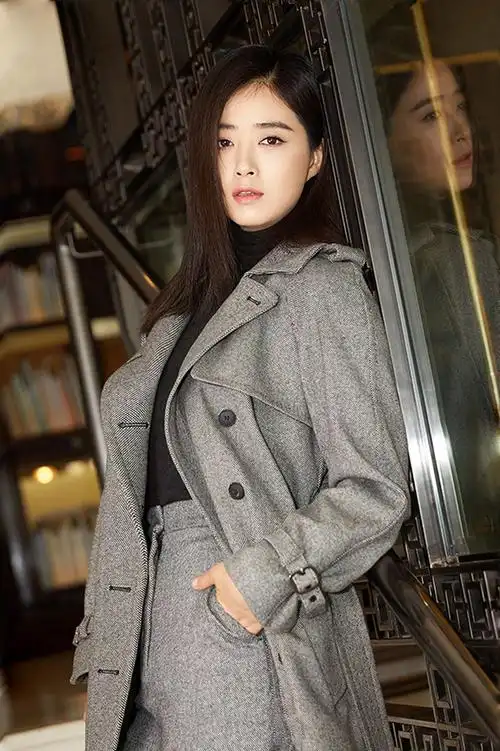 蒋欣优雅迷人秋季写真高清图片