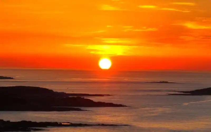 在青岛最东端的小岛上,看一场绝美的海上日出!