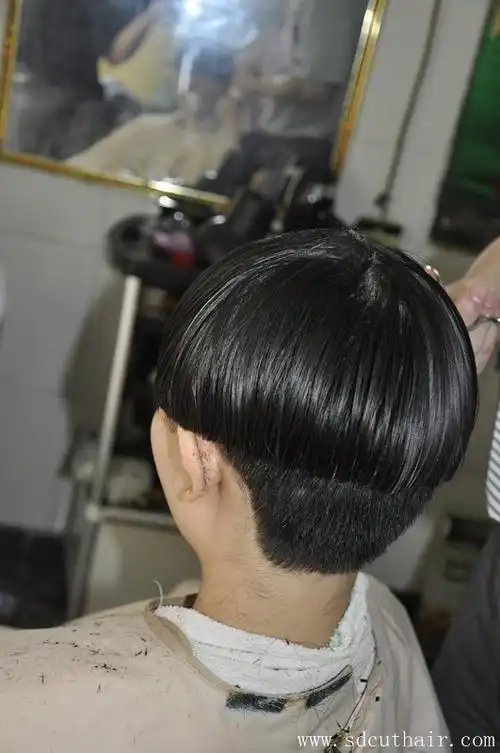 美女剃锅盖头深度01121