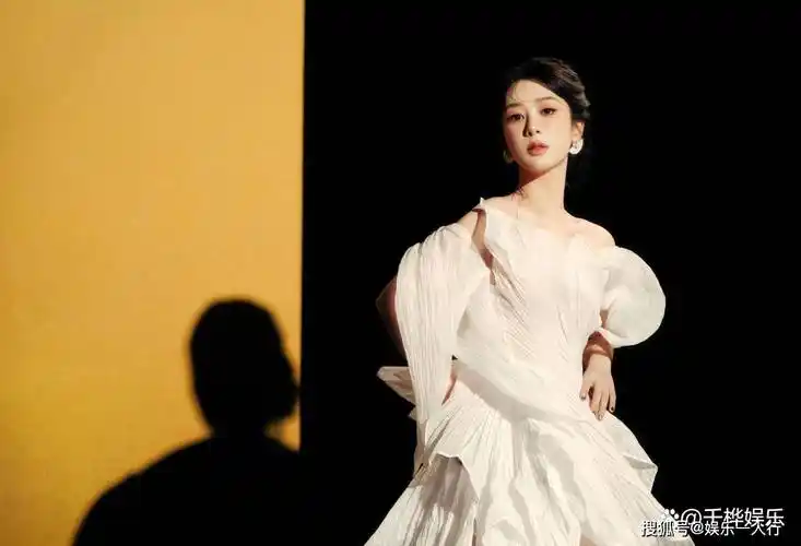 劳模实锤!杨紫11个月连拍3部大女主剧,她的事业粉真是太幸福了!