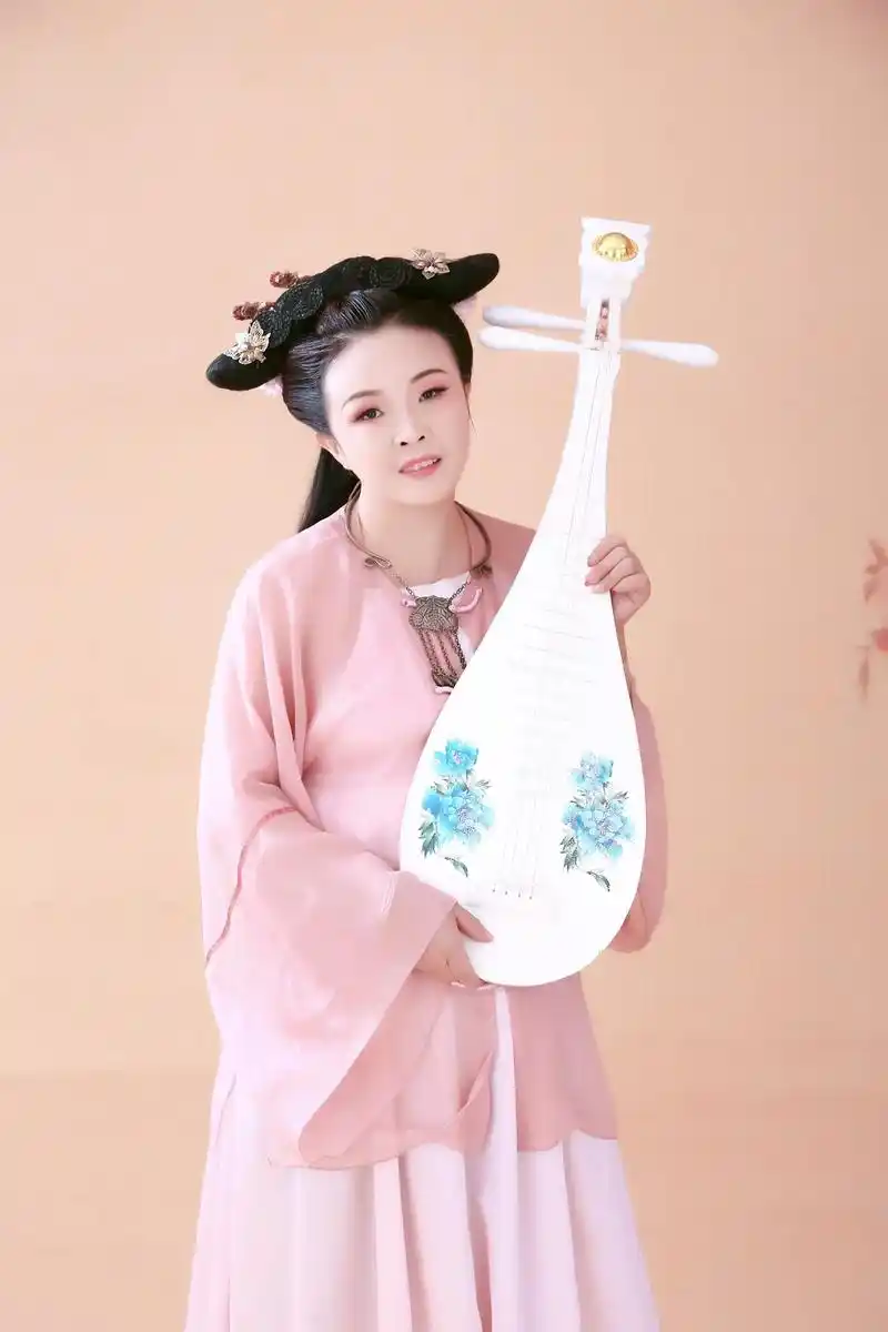 我在盘子女人坊拍的古装照,主题:玉人歌! - 抖音