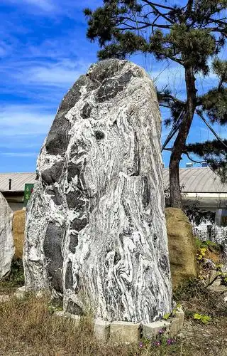 泰山石之缘一记临朐永昌景观石批发基地经理安同伟的赏石之旅(刘清田)