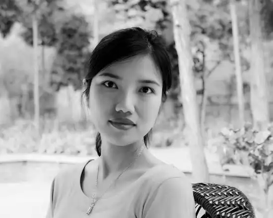 冷莹,人气女作家,她的故事曾经感动过无数人.