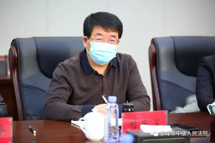 会上,海梅庭长通报了赤峰地区"行政诉讼中一并审理民事争议"总体工作