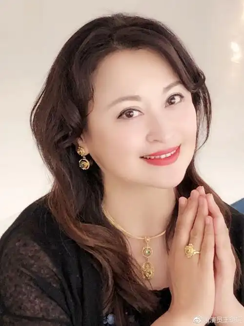 有过一次失败的婚姻,与前妻还有一个儿子,很多人都以为李辙和王璐瑶的