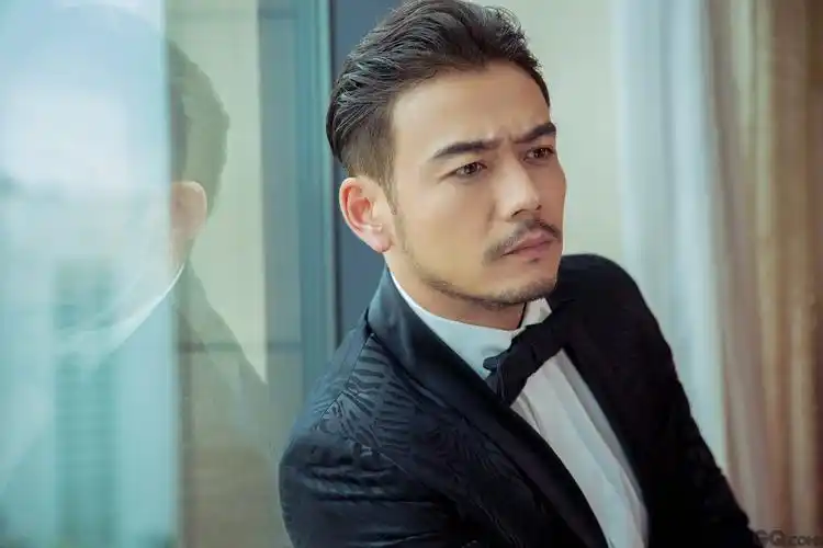 如何看待沈腾在节目中吐槽杨烁油腻?-剧情奥秘