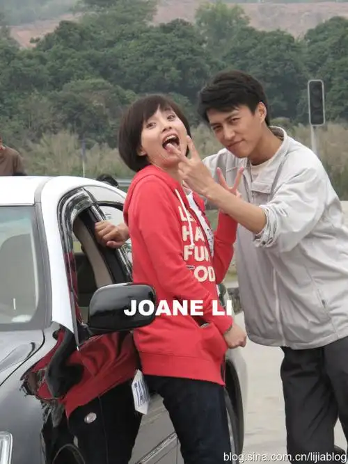 电视剧青春不言败剧情围绕赌场风云的澳门,尔虞我诈的商界,市井小民