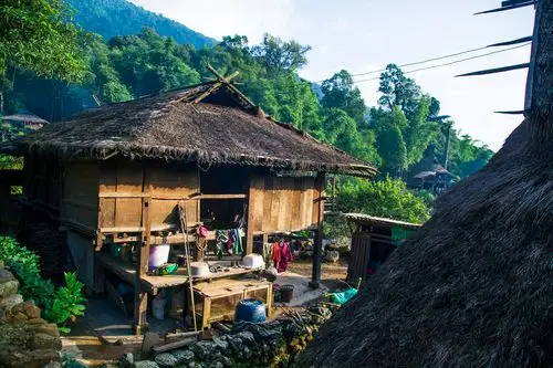 被大火烧毁的400年古寨,中国最后一个原始部落,翁丁有多美?