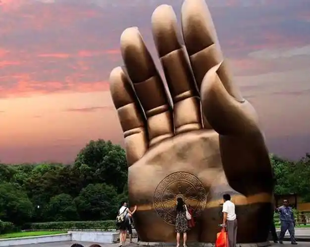 任何角度都像在看着你,还有超大佛手伫立在此_灵山_建筑_佛像