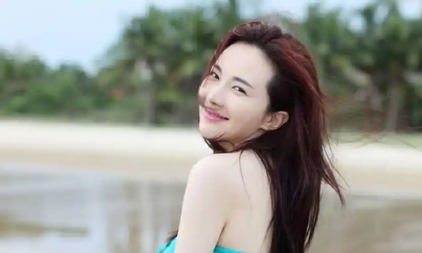 回眸一笑百媚生的美女明星网友调侃李冰冰的回眸勾魂