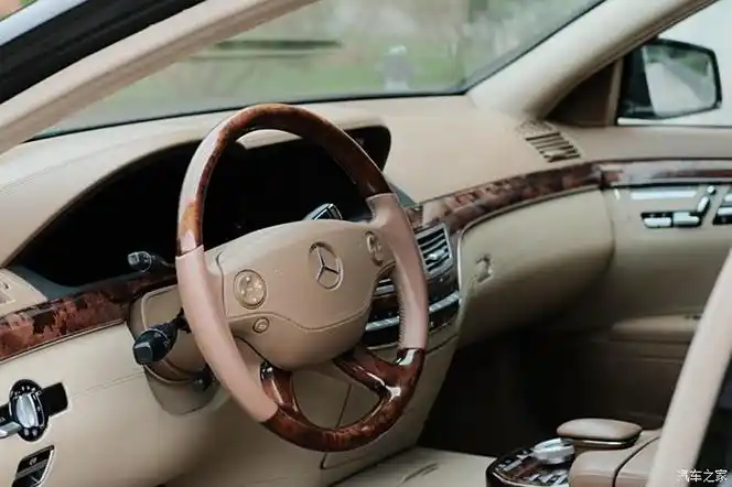 08年奔驰s500顶配四驱