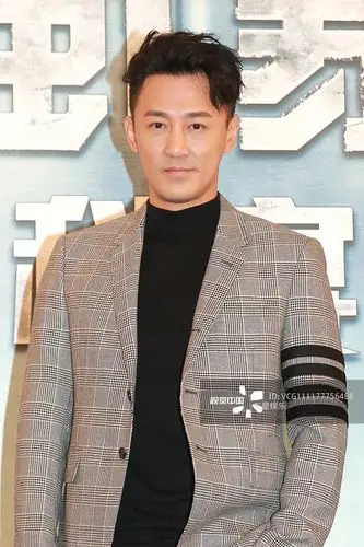 男林峰:thom browne格纹西装牛仔裤 系带马丁靴混搭帅气