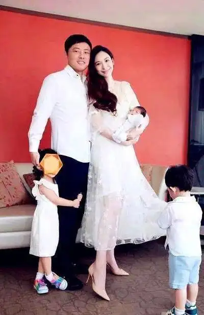 纪晓波欠债亿元被告上法庭?吴佩慈出面维护未婚夫:没有此事