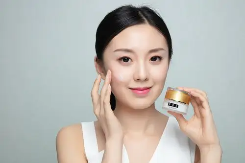 护肤品 模特 静物拍摄