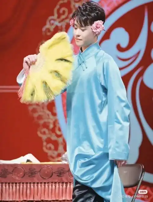 男明星簪花造型#美人如花隔云端张云雷的簪花柳银环yyds图源见水印