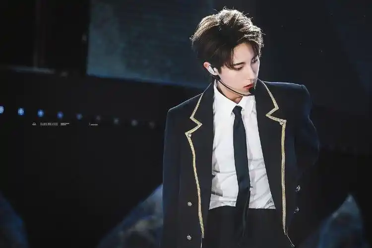 黄仁俊 - 堆糖,美图壁纸兴趣社区