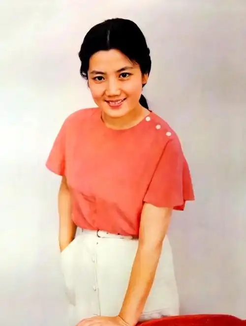 难忘李秀明:与达式常合作《春苗》《年青的一代》,为何主动息影