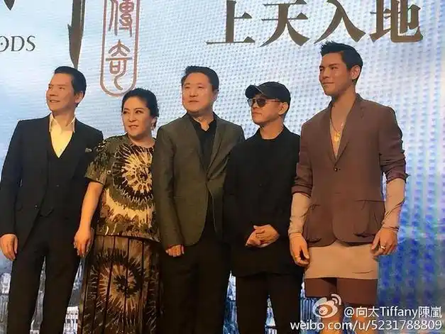 向佐晒李连杰父女到家做客小奶皇与师公自然熟祖孙上演隔代亲